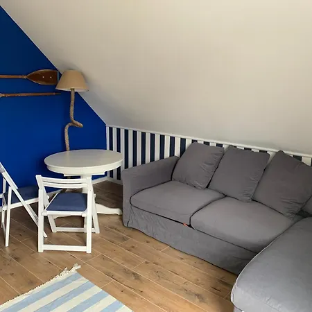 Niebieski Domek Homestay *